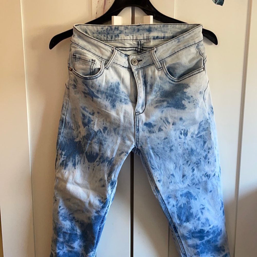 Iight wash skinny jeans